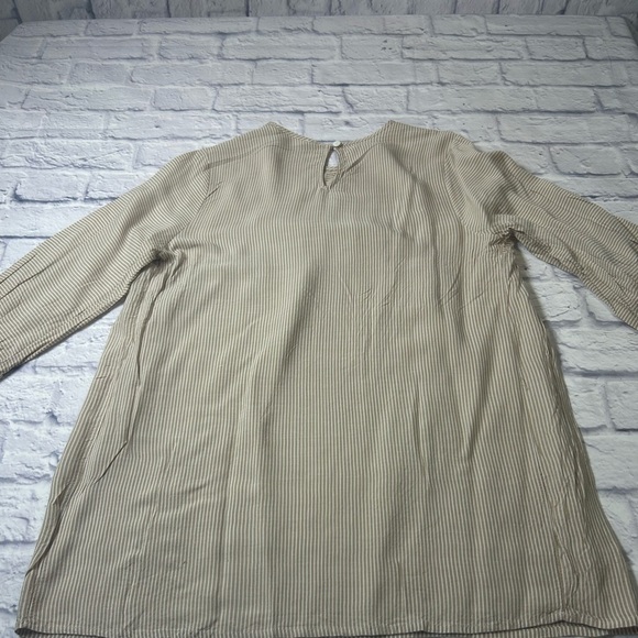 Roolee Taupe/White Striped Babydoll Style Linen Top. Long Sleeves. Size L. Fall! - Picture 5 of 5